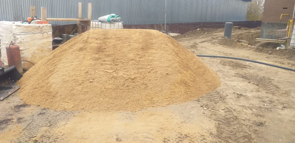 Сколько стоит куб песка с доставкой. 10 Кубов песка. Куча песка. 5 Куба песка. Модель песчаной кучи.